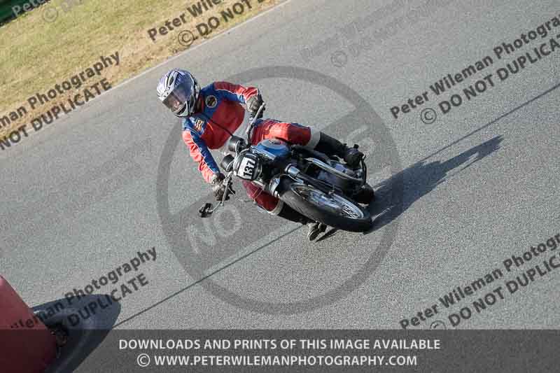 Vintage motorcycle club;eventdigitalimages;mallory park;mallory park trackday photographs;no limits trackdays;peter wileman photography;trackday digital images;trackday photos;vmcc festival 1000 bikes photographs